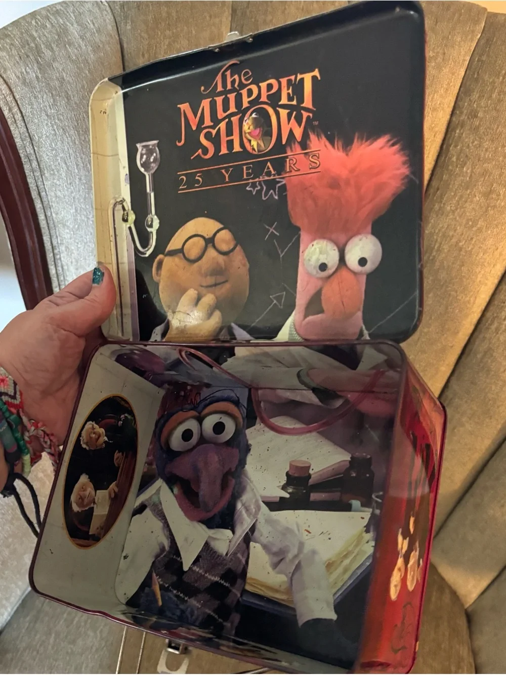 VINTAGE RARE MUPPET SHOW METAL LUNCHBOX RETRO 25 YEAES FROM 2003 COLLECTIBLE